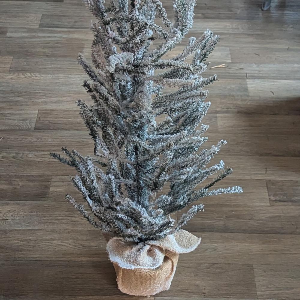 NIB Flocked Artificial 3' Snow Christmas Tree Burlap Base Decor - Picture 4 of 5